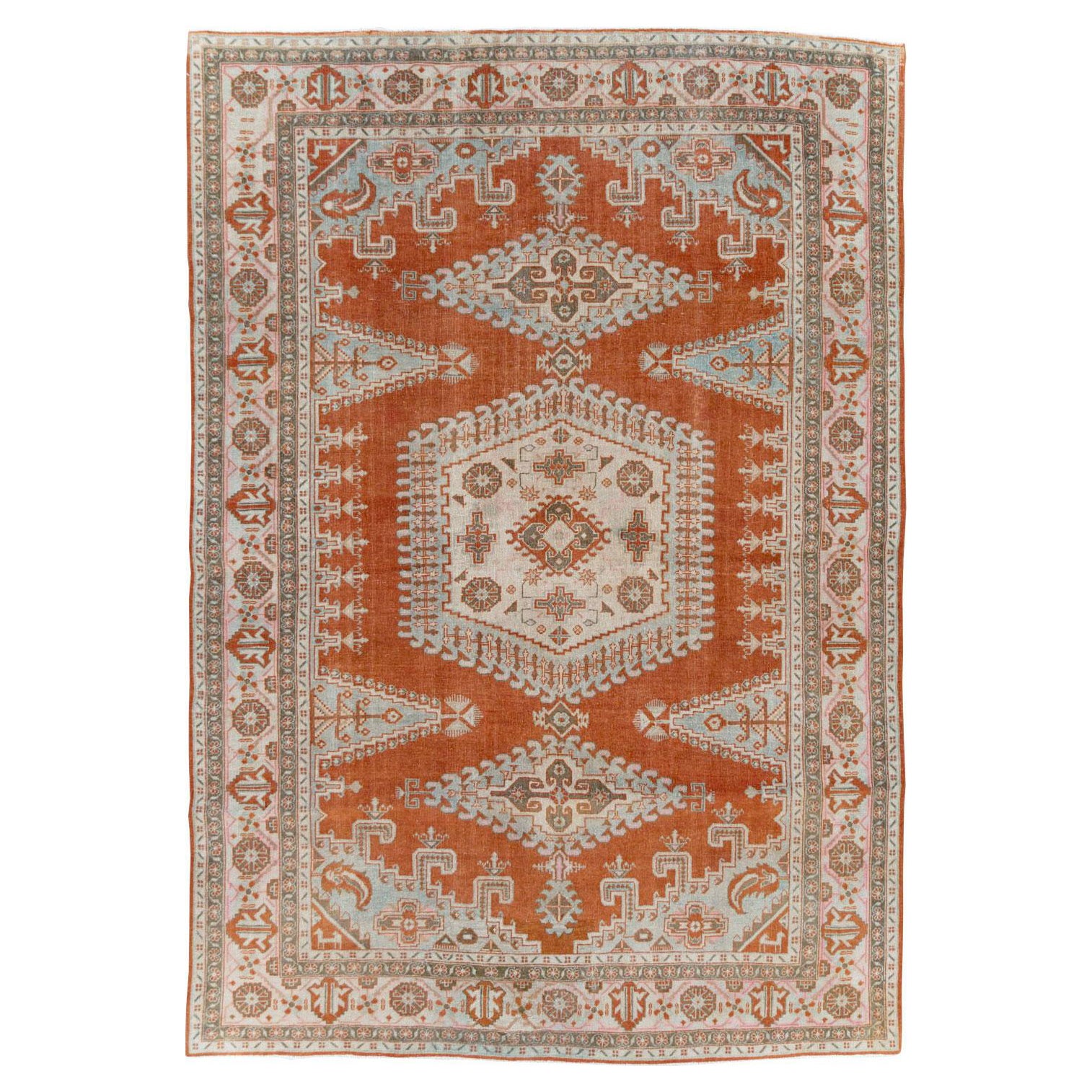 Tapis persan en velours fait à la main, de petite taille, datant du milieu du 20e siècle