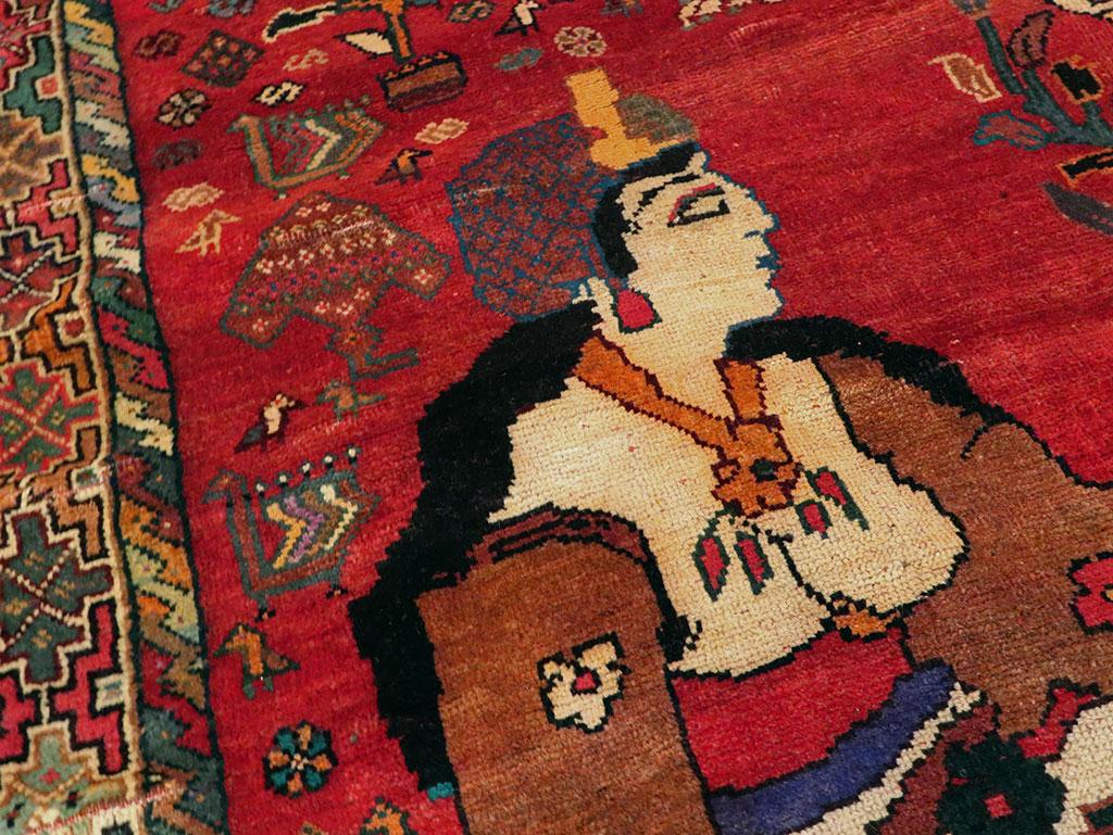 Mitte des 20. Jahrhunderts handgefertigte malerische persische Shiraz Zimmer Größe Akzent Volksteppich (Handgeknüpft) im Angebot