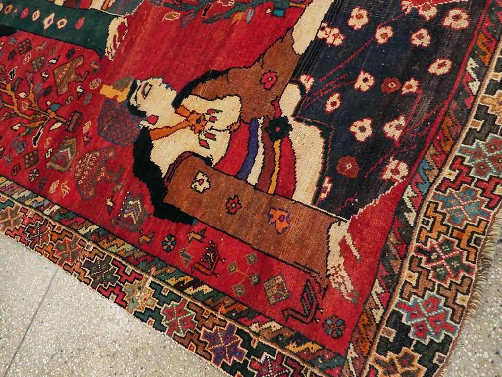 Mitte des 20. Jahrhunderts handgefertigte malerische persische Shiraz Zimmer Größe Akzent Volksteppich im Angebot 2