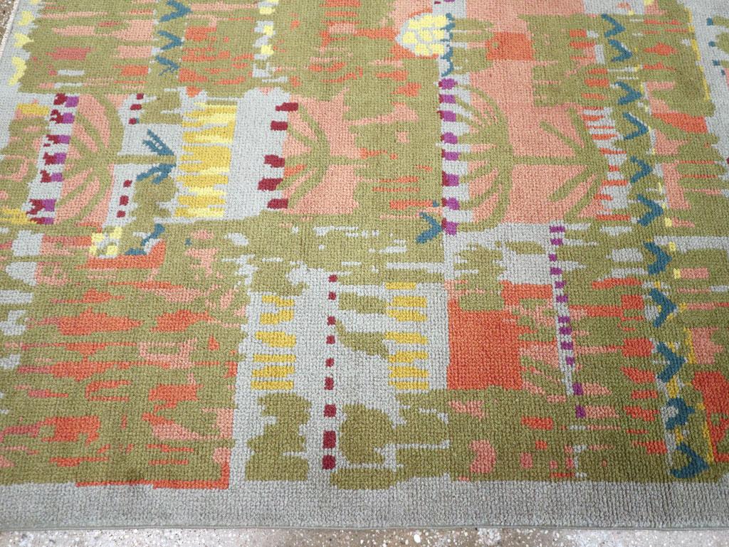 Mid-20th Century Handmade Swedish Art Deo Room Size Carpet In Excellent Condition For Sale In New York, NY