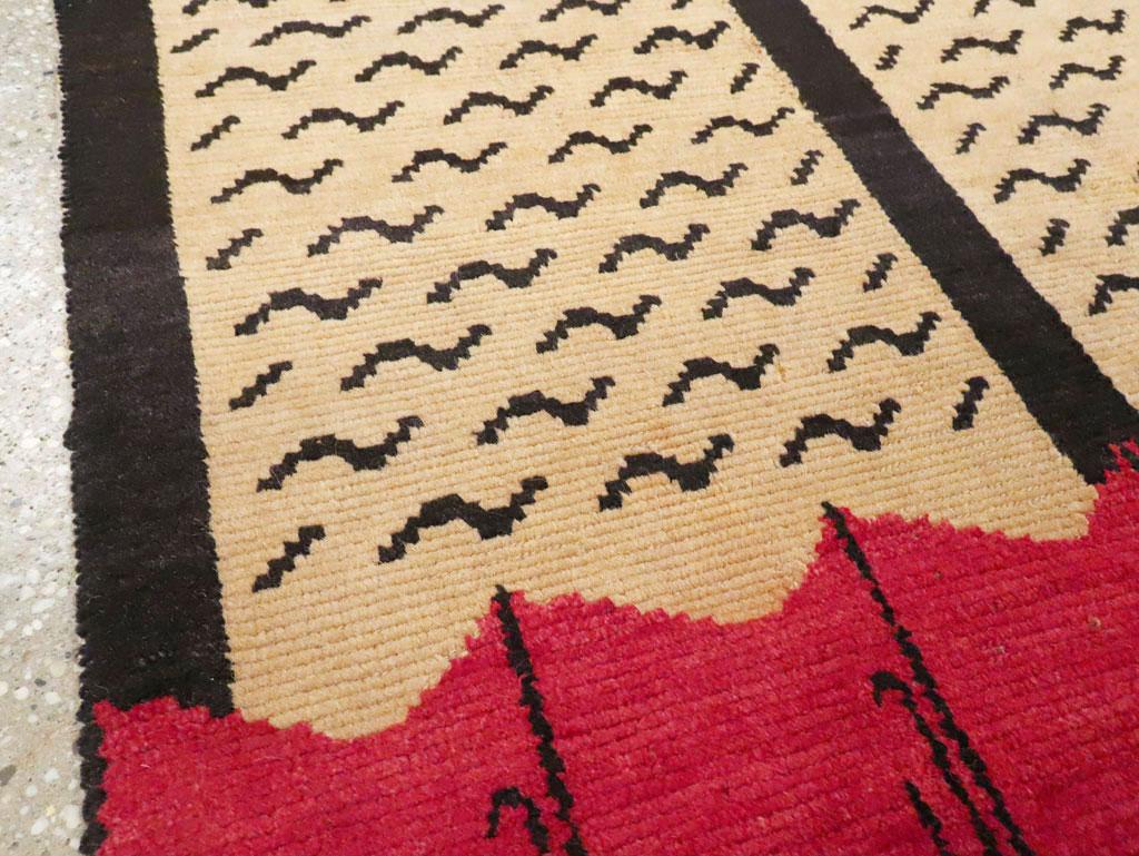 Mid-20th Century Handmade Tibetan Throw Rug In Excellent Condition For Sale In New York, NY
