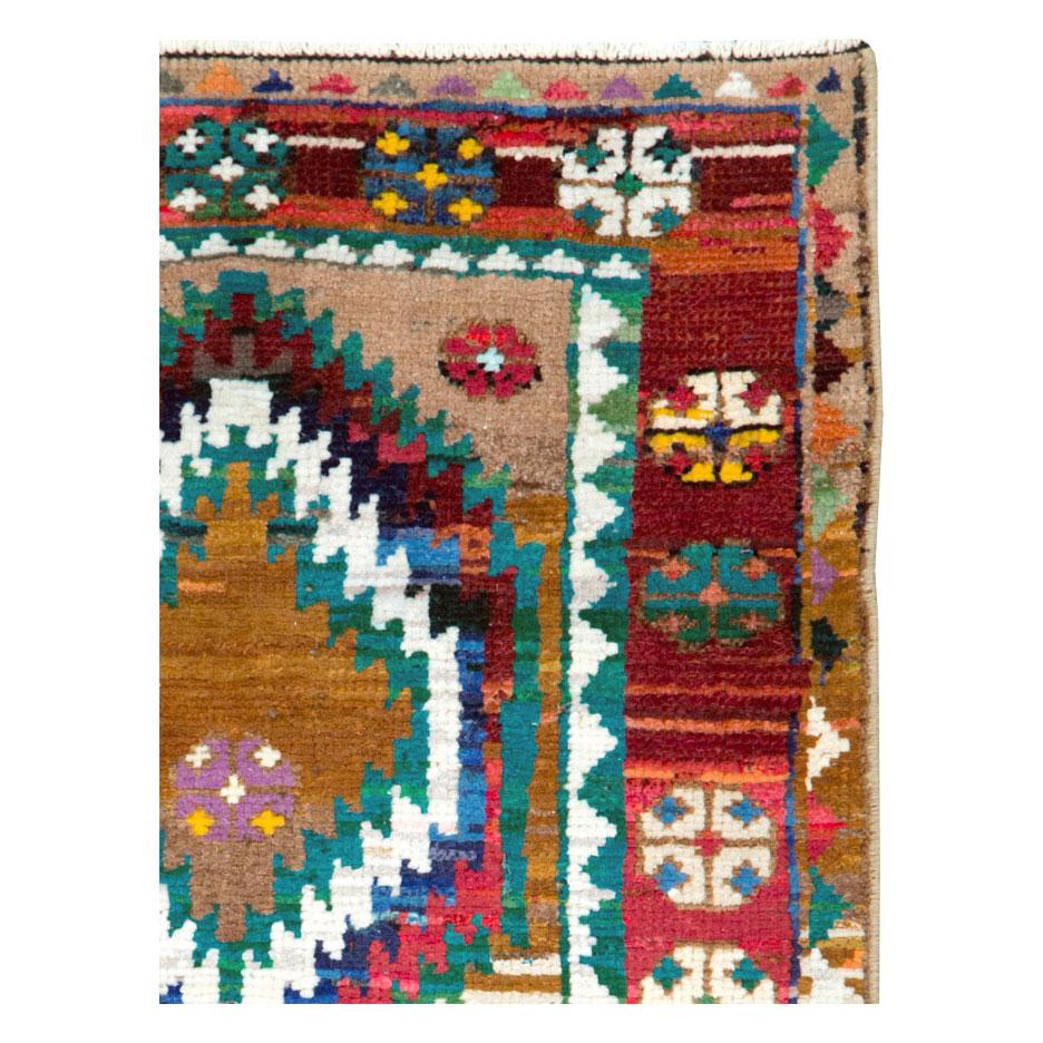 Handgefertigter persischer Malayer-Teppich im Stammesstil aus der Mitte des 20. Jahrhunderts (Moderne) im Angebot