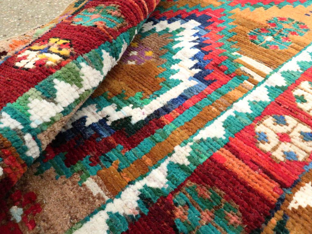 Handgefertigter persischer Malayer-Teppich im Stammesstil aus der Mitte des 20. Jahrhunderts im Angebot 1