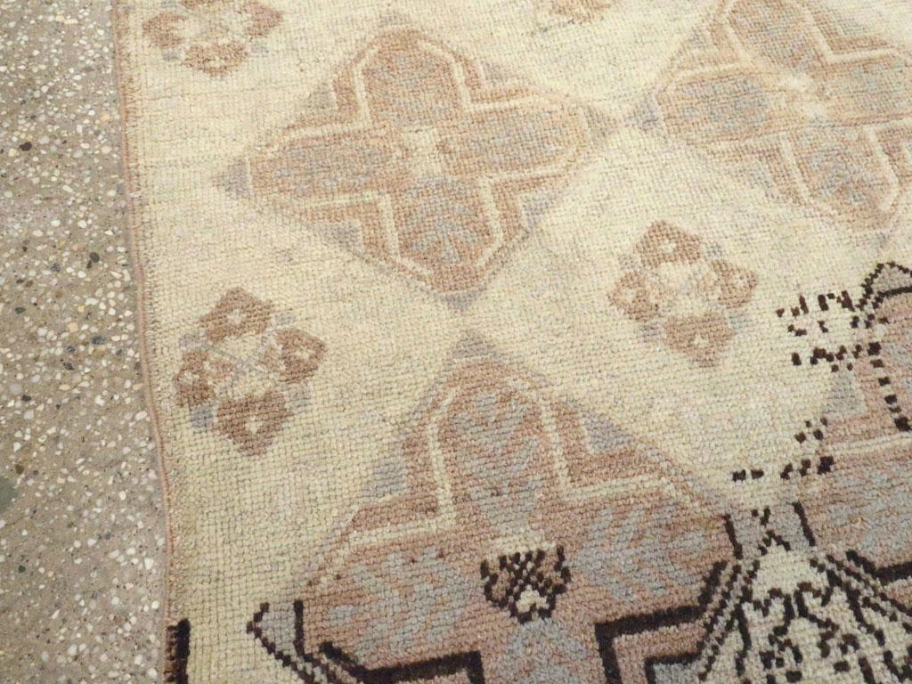 Mid-20th Century Handmade Turkish Anatolian Accent Rug In Excellent Condition For Sale In New York, NY