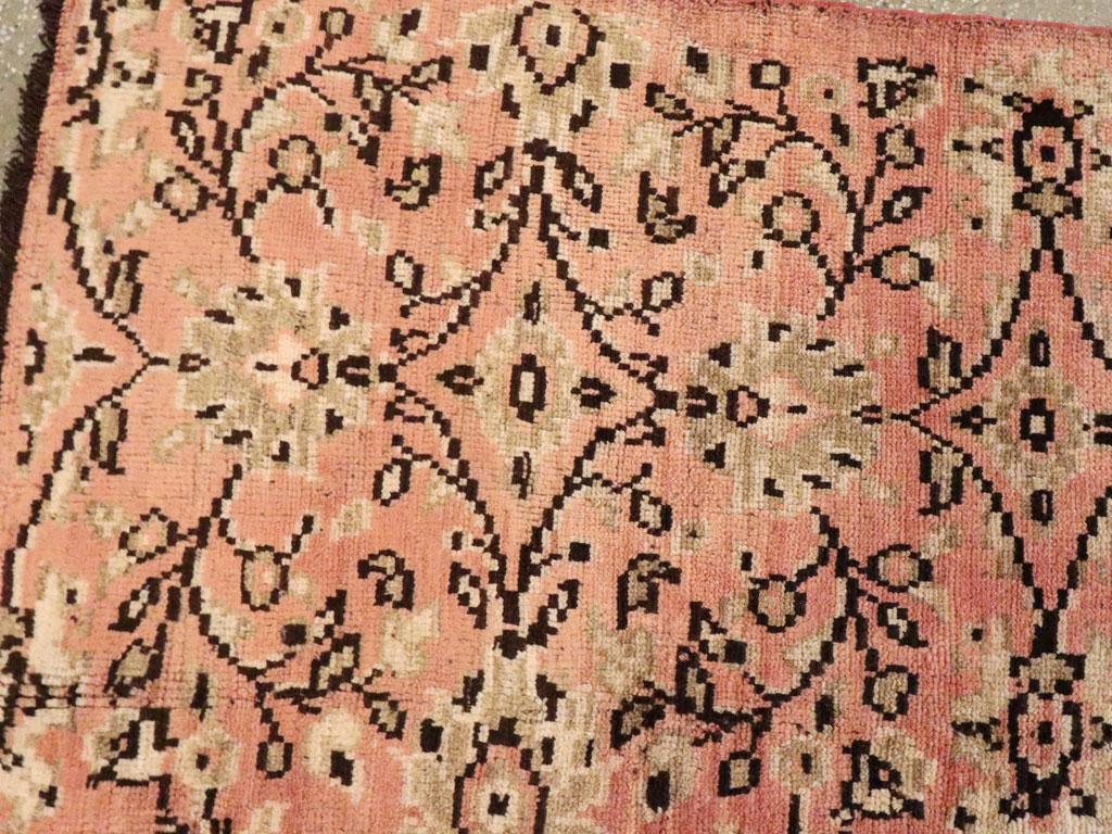 Mid-20th Century Handmade Turkish Anatolian Gallery Accent Rug in Blush Pink In Good Condition For Sale In New York, NY