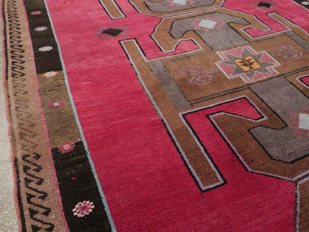 Mid-20th Century Handmade Turkish Anatolian Long & Narrow Gallery Carpet In Excellent Condition For Sale In New York, NY