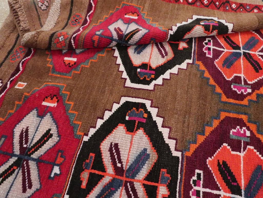 Mid-20th Century Handmade Turkish Anatolian Room Size Carpet For Sale 4