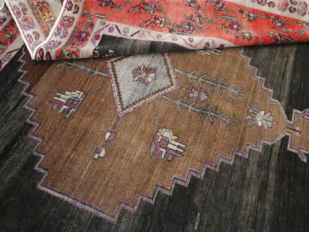 Mid-20th Century Handmade Turkish Anatolian Room Size Carpet For Sale 4