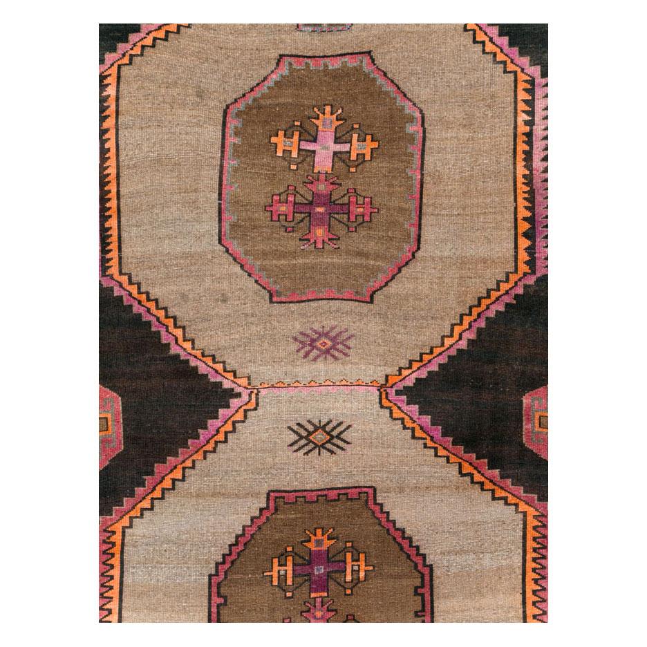A vintage Turkish Anatolian room size carpet handmade during the mid-20th century.

Measures: 10' 2
