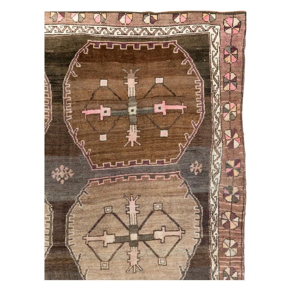 Hand-Knotted Mid-20th Century Handmade Turkish Anatolian Room Size Carpet For Sale