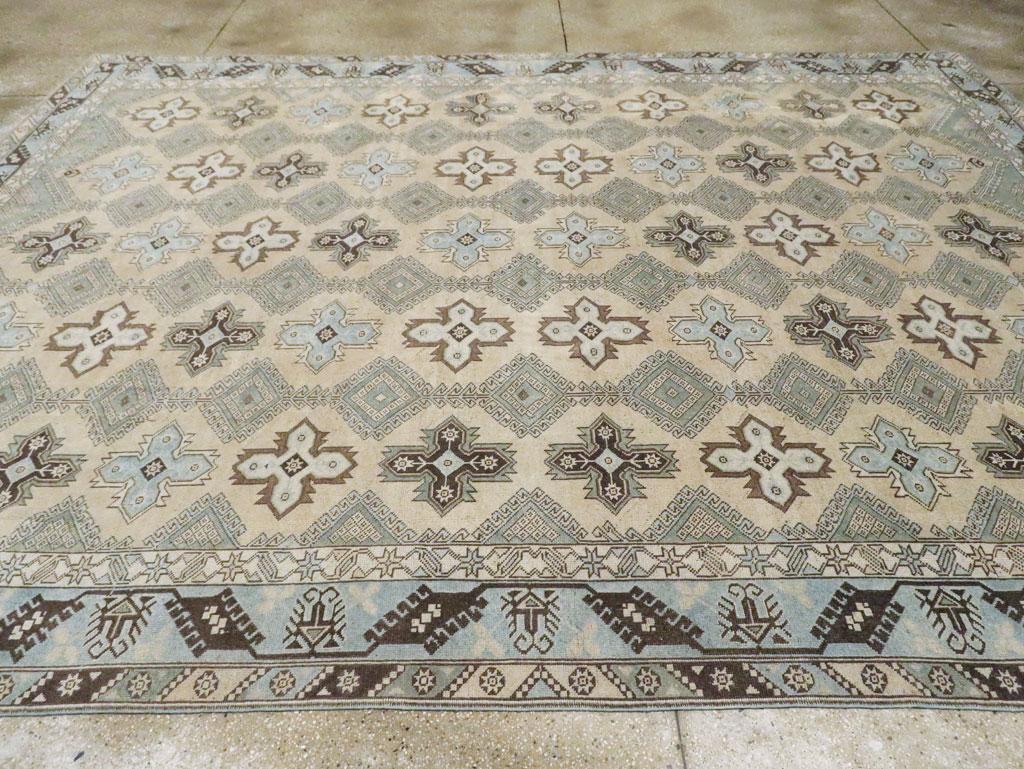 Hand-Knotted Mid-20th Century Handmade Turkish Anatolian Room Size Carpet For Sale