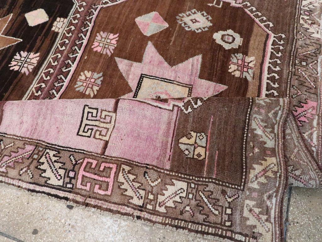 Mid-20th Century Handmade Turkish Anatolian Room Size Carpet For Sale 3