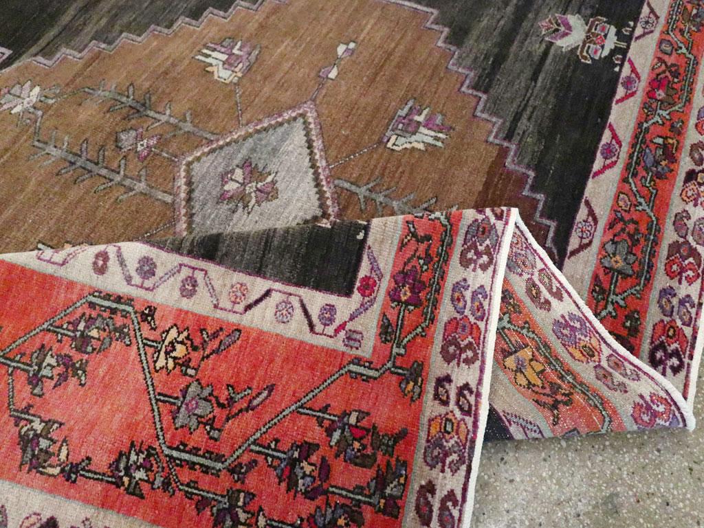 Mid-20th Century Handmade Turkish Anatolian Room Size Carpet For Sale 3