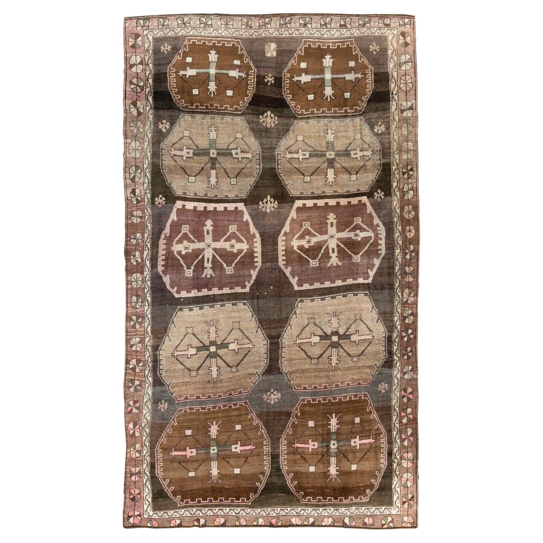 Mid-20th Century Handmade Turkish Anatolian Room Size Carpet For Sale