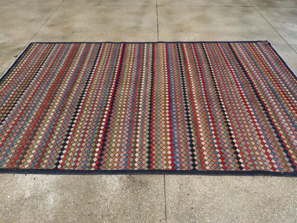 Mid-20th Century Handmade Turkish Anatolian Small Room Size Carpet In Excellent Condition For Sale In New York, NY