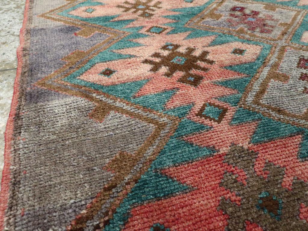 Mid-20th Century Handmade Turkish Anatolian Small Throw Rug In Good Condition For Sale In New York, NY