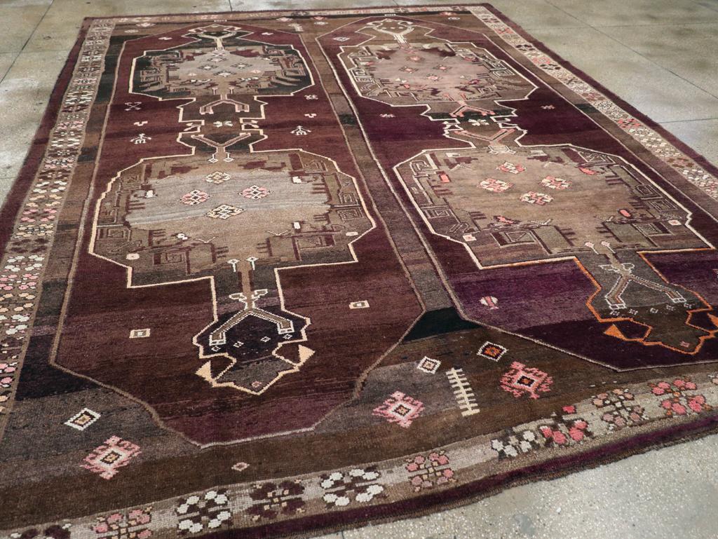 Mid-20th Century Handmade Turkish Anatolian Tribal Room Size Carpet For Sale 1