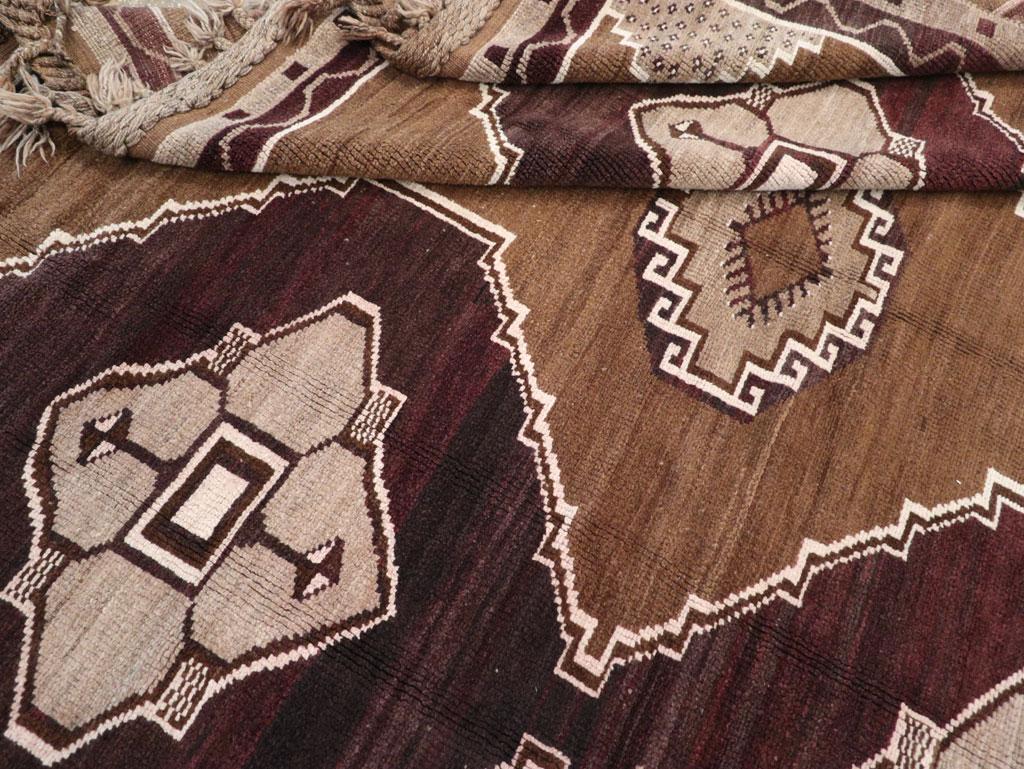Mid-20th Century Handmade Turkish Anatolian Tribal Room Size Carpet For Sale 3