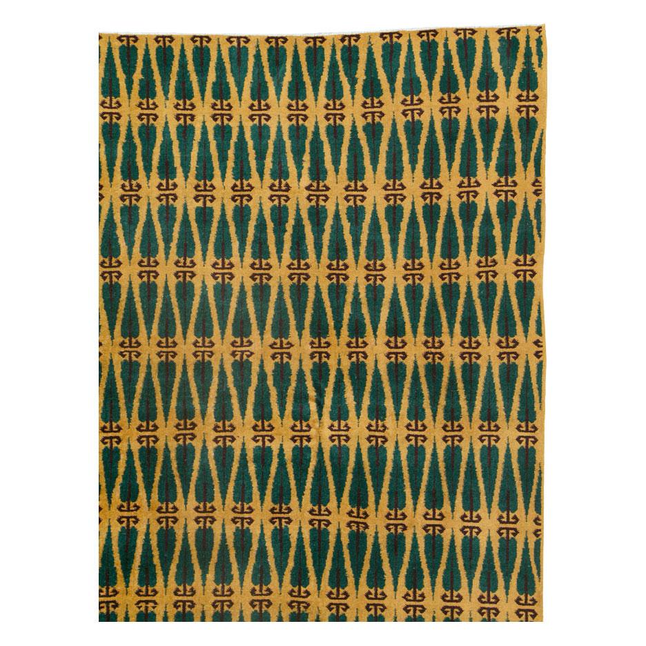 Hand-Knotted Mid-20th Century Handmade Turkish Art Deco Room Size Carpet in Green and Gold For Sale