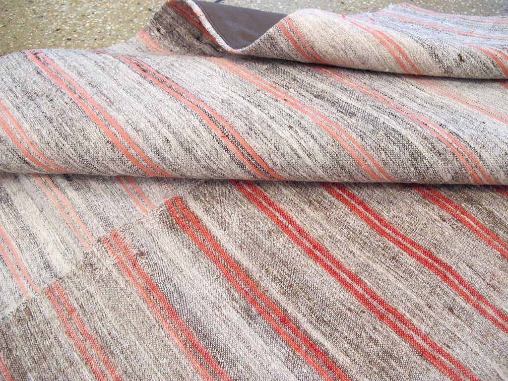 Mid-20th Century Handmade Turkish Flat-Weave Kilim Accent Carpet For Sale 4