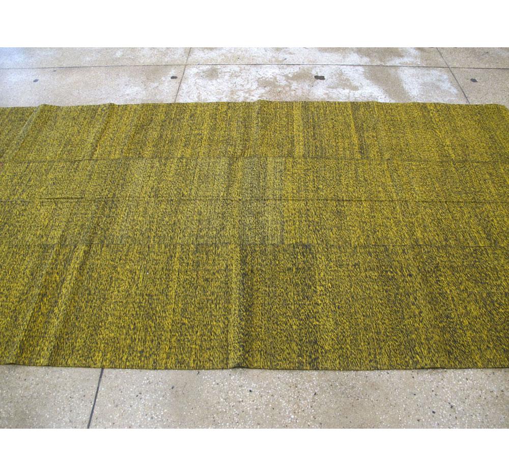 Mid-20th Century Handmade Turkish Flat-Weave Kilim Accent Carpet For Sale 2
