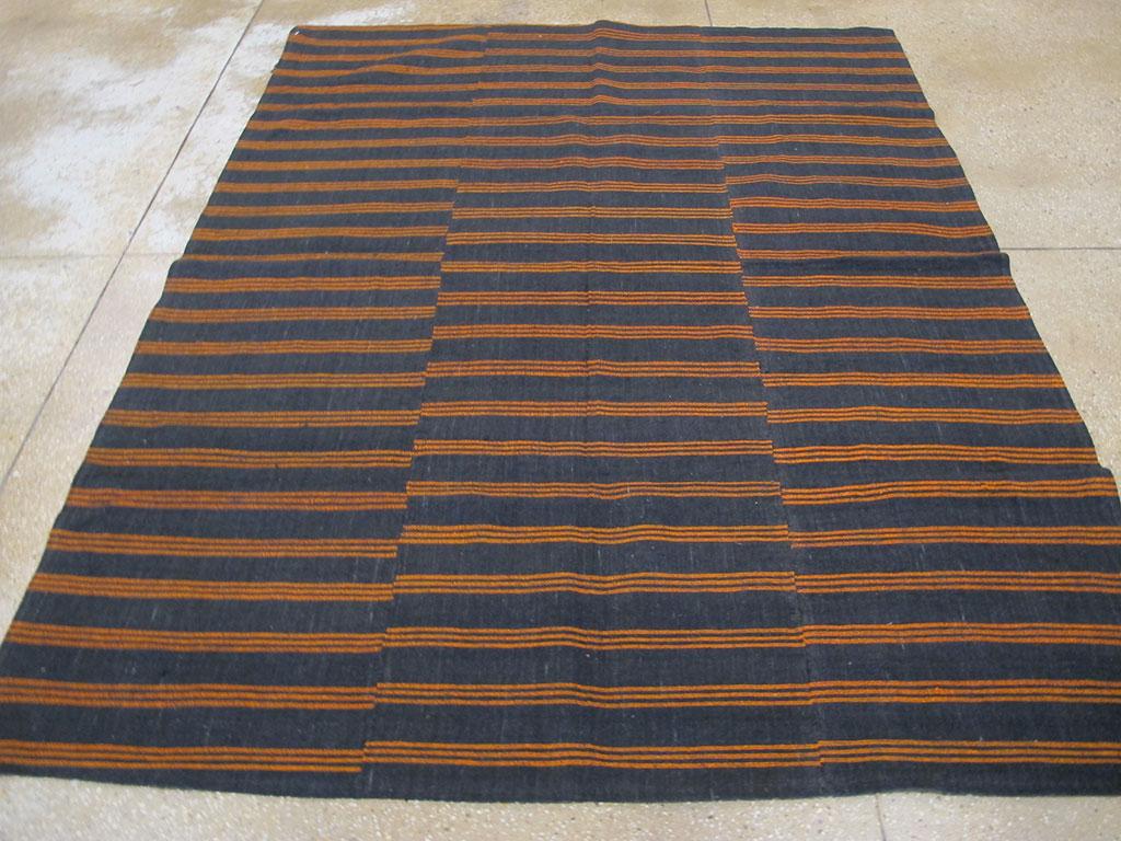 Mid-20th Century Handmade Turkish Flat-Weave Kilim Accent Rug In Excellent Condition In New York, NY
