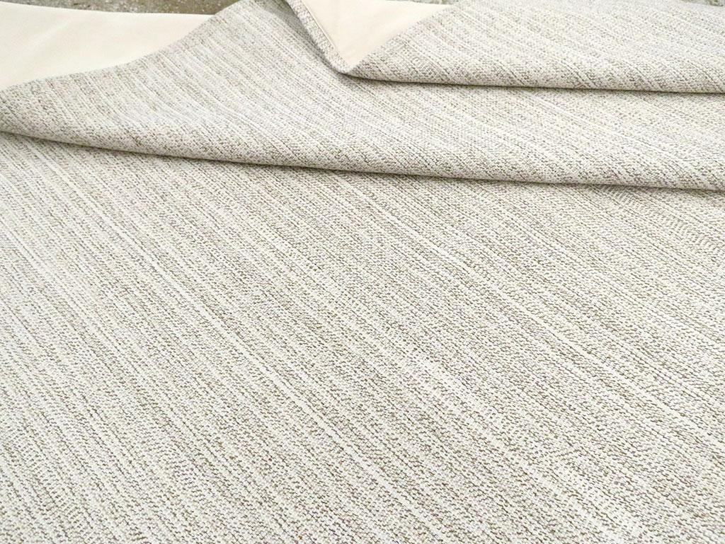 Mid-20th Century Handmade Turkish Flat-Weave Kilim Room Size Carpet For Sale 4