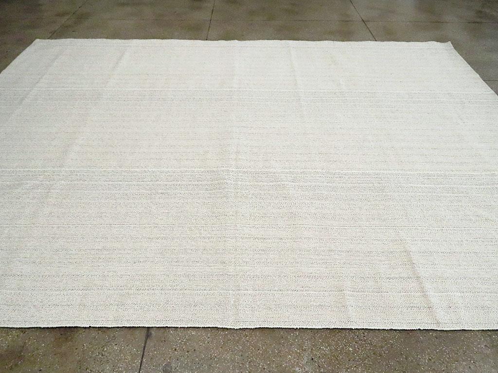 Wool Mid-20th Century Handmade Turkish Flat-Weave Kilim Room Size Carpet For Sale