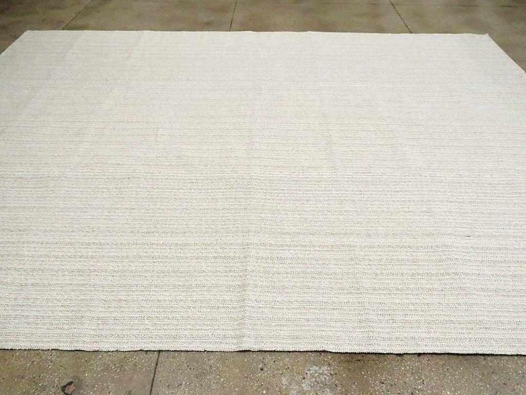 Wool Mid-20th Century Handmade Turkish Flat-Weave Kilim Room Size Carpet For Sale