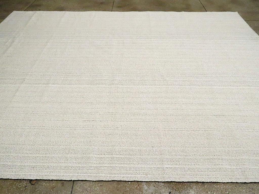 Wool Mid-20th Century Handmade Turkish Flat-Weave Kilim Room Size Carpet in White For Sale