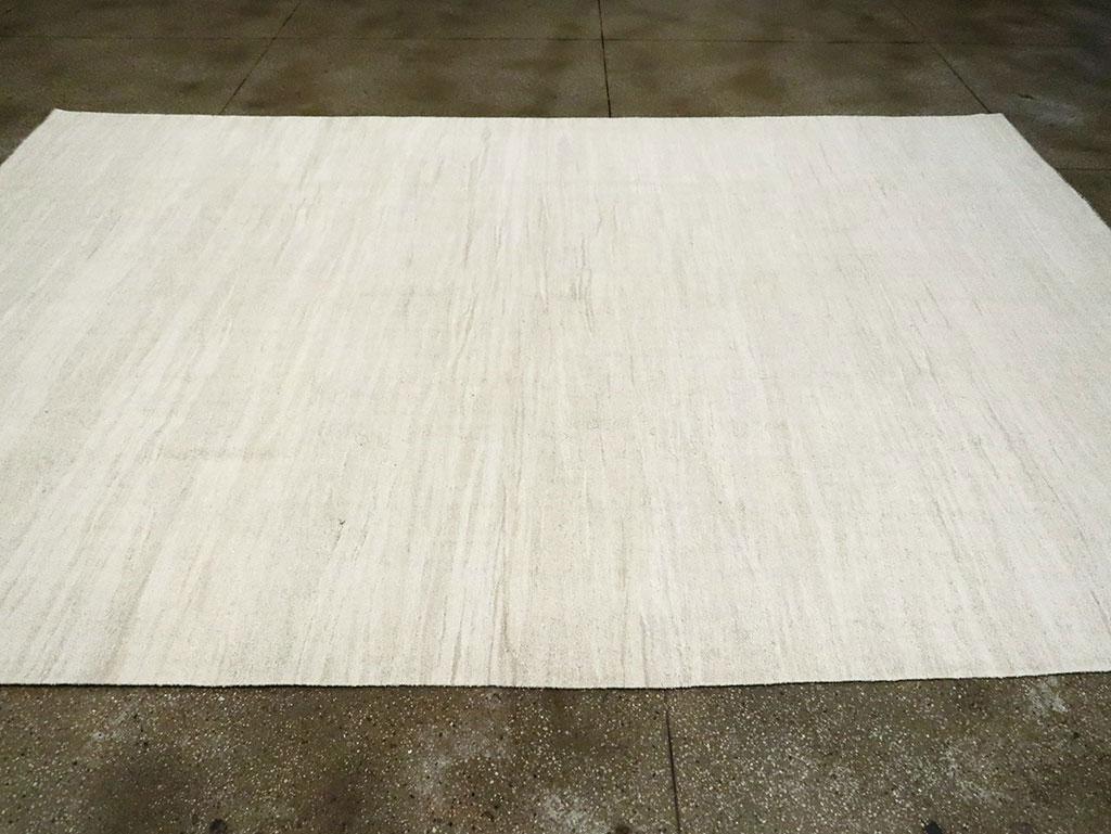 Wool Mid-20th Century Handmade Turkish Flat-Weave Kilim Room Size Carpet in White For Sale