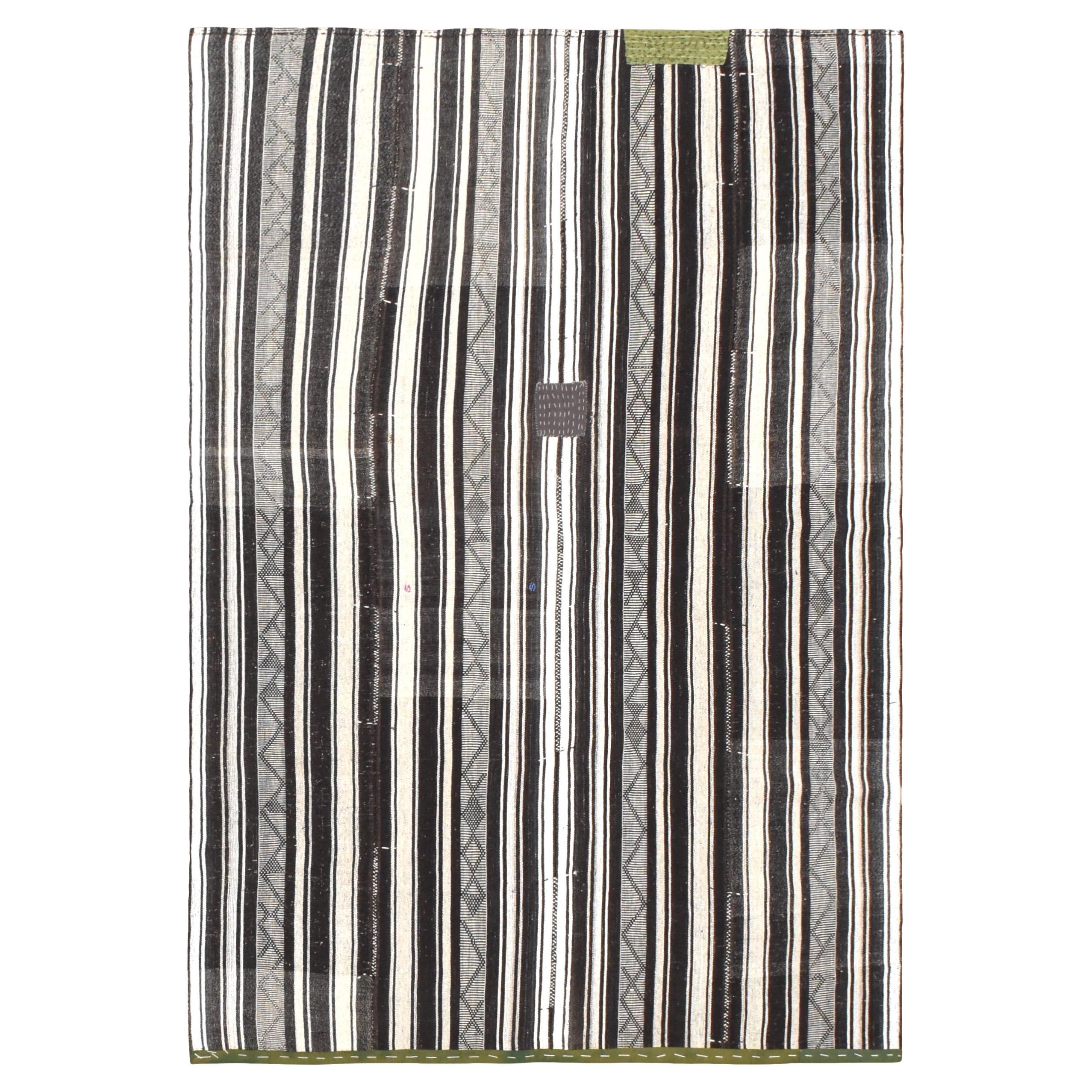 Mitte des 20. Jahrhunderts handgefertigter türkischer Flachgewebe-Kilim 6'x8'8'' im Angebot