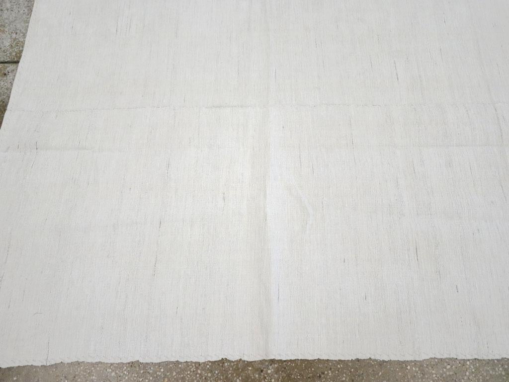 20ième siècle Tapis Kilim turc à tissage plat fait à la main du milieu du 20e siècle en vente