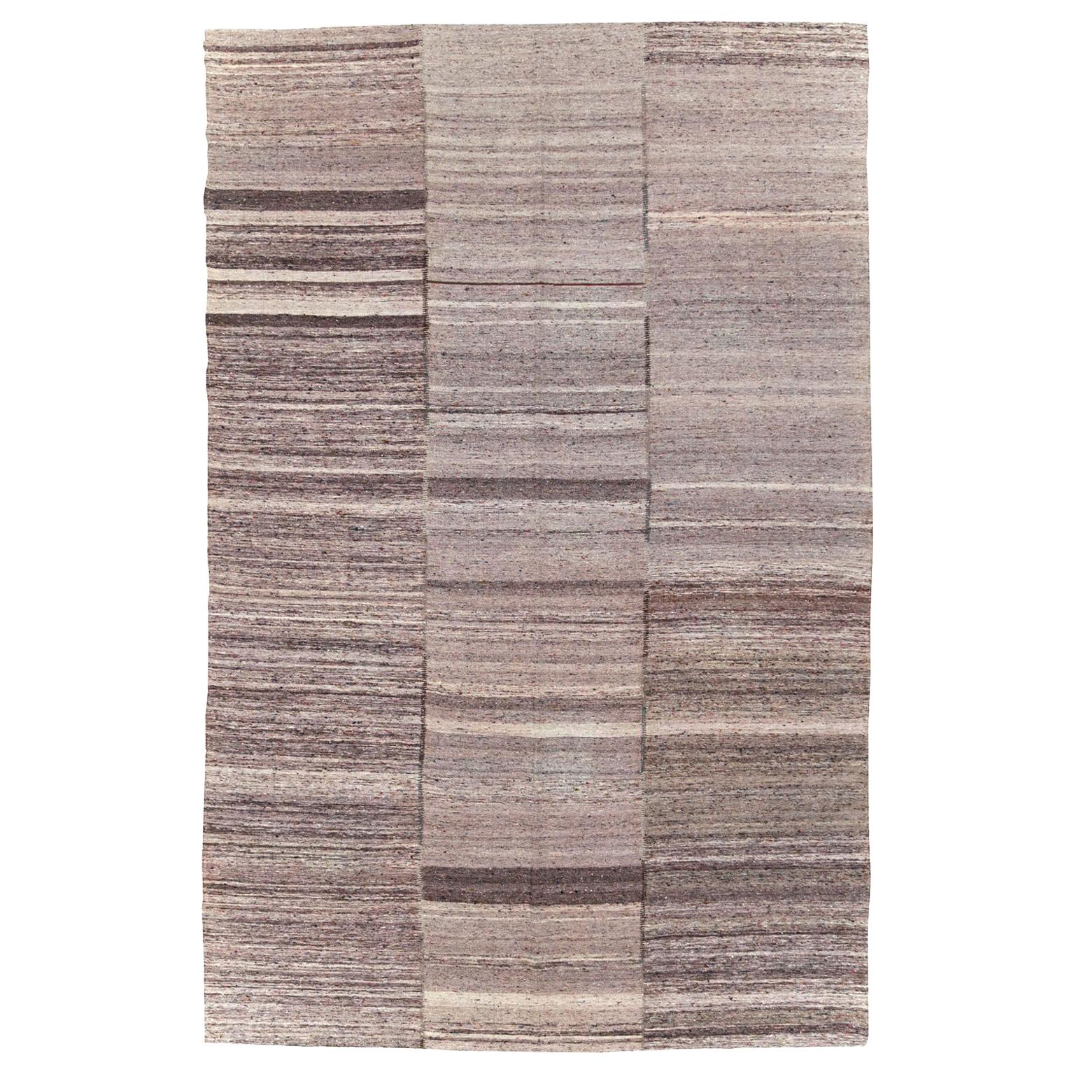 Mid-20th Century Handmade Turkish Flat-Weave Kilim Accent Rug in Purple Pewter For Sale