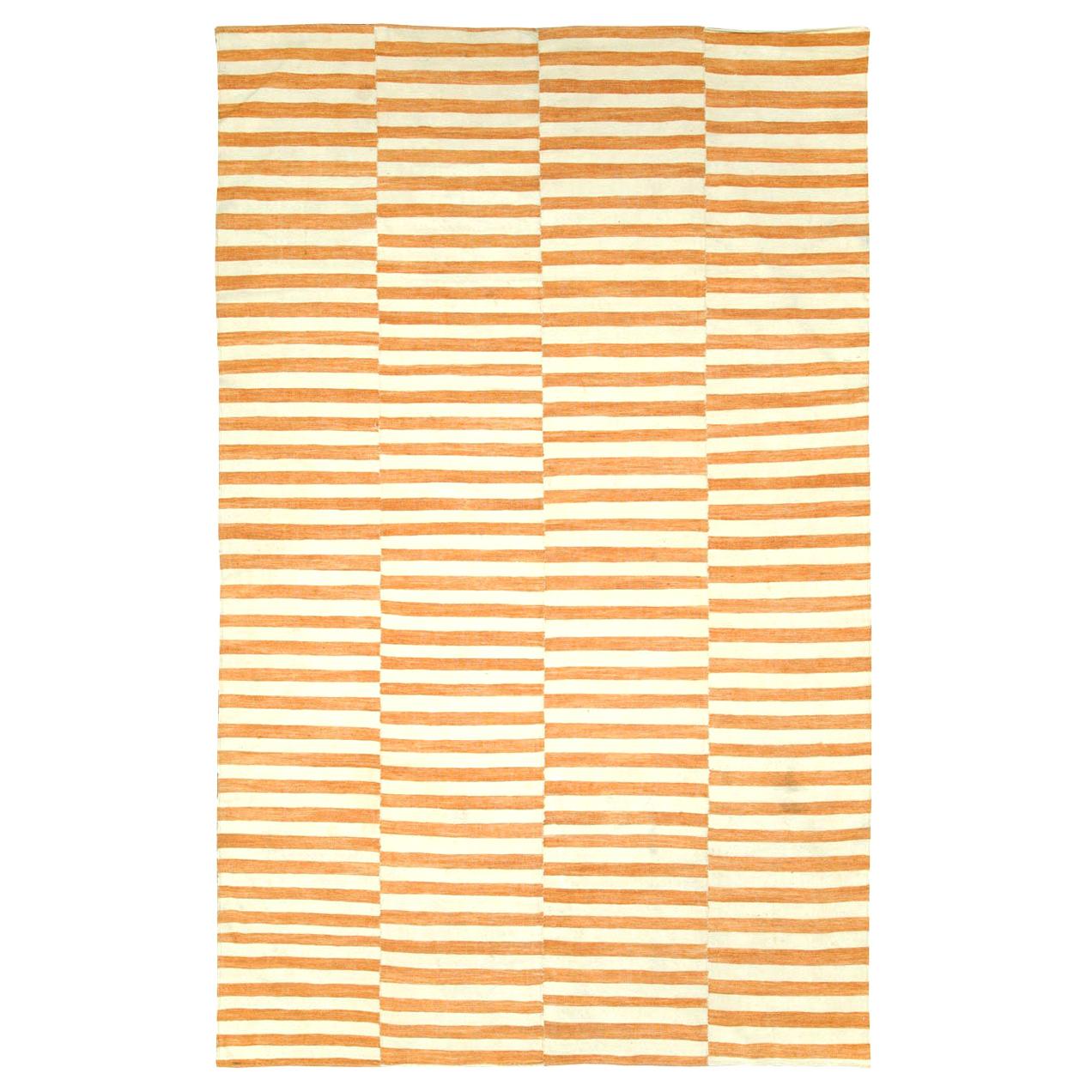 Mid-20th Century Handmade Turkish Flatweave Kilim Accent Rug in Sienna and Cream For Sale