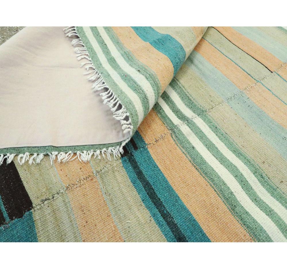 Mid-20th Century Handmade Turkish Flatweave Kilim Gallery Carpet For Sale 4