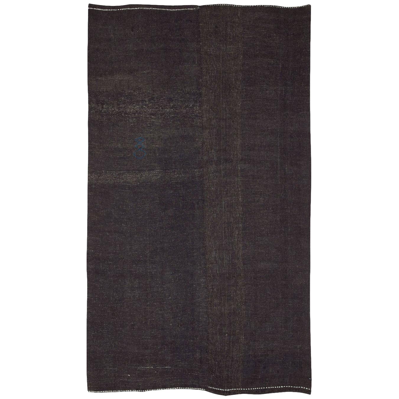 Mid-20th Century Handmade Turkish Flatweave Kilim Gallery Carpet in Charcoal