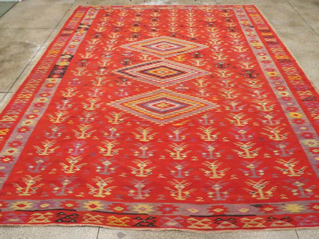 Mid-20th Century Handmade Turkish Flatweave Kilim Large Room Size Carpet In Excellent Condition For Sale In New York, NY