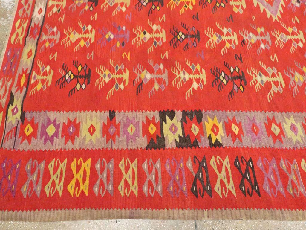 Lana Tappeto turco fatto a mano a trama piatta della metà del 20° secolo, Kilim di grandi dimensioni per una stanza in vendita