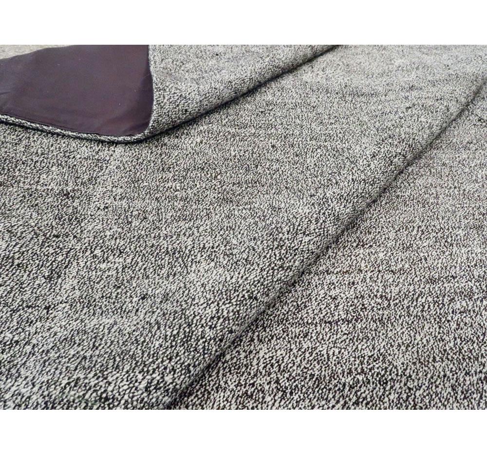 Mid-20th Century Handmade Turkish Flatweave Kilim Large Room Size Carpet in Grey For Sale 4