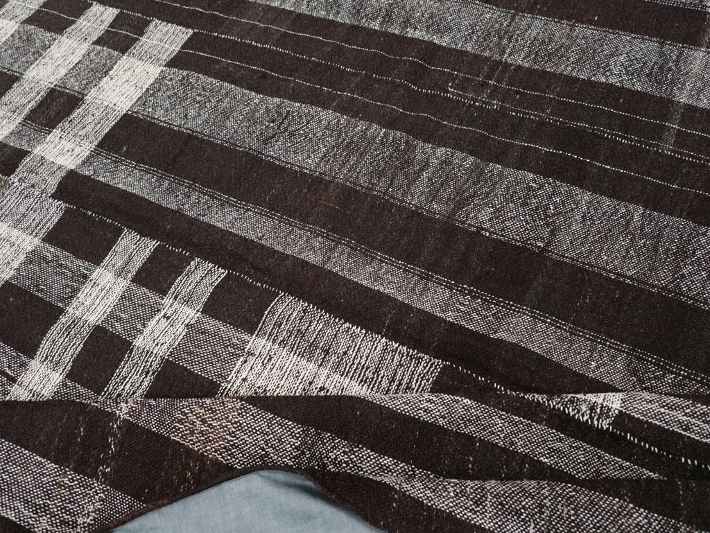 Mid-20th Century Handmade Turkish Flatweave Kilim Long Room Size Carpet For Sale 1