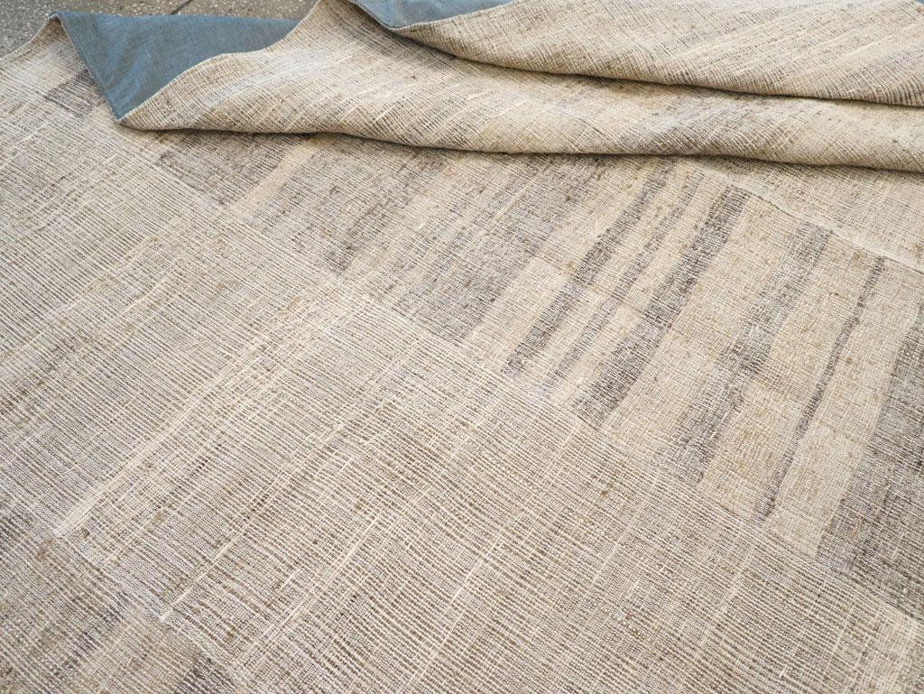 Mid-20th Century Handmade Turkish Flatweave Kilim Room Size Carpet For Sale 4