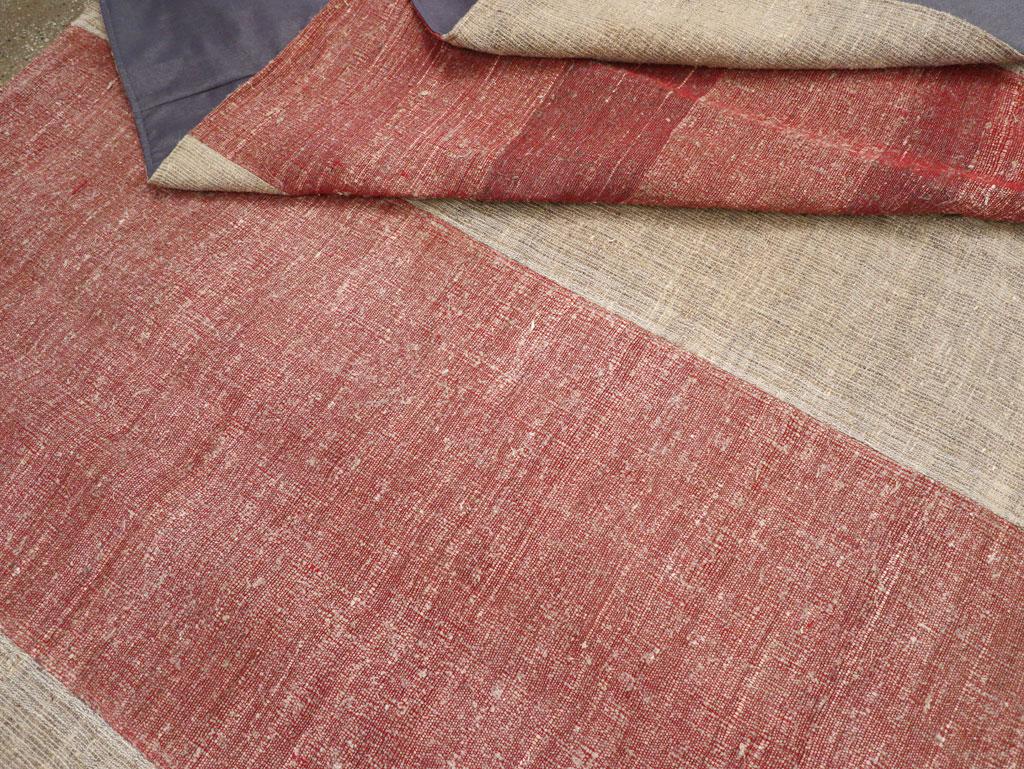 Mid-20th Century Handmade Turkish Flatweave Kilim Room Size Carpet For Sale 2