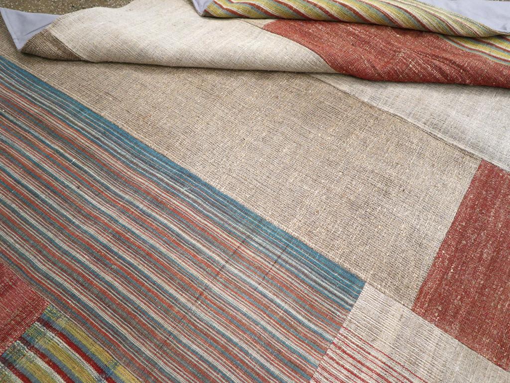 Mid-20th Century Handmade Turkish Flatweave Kilim Room Size Carpet 2