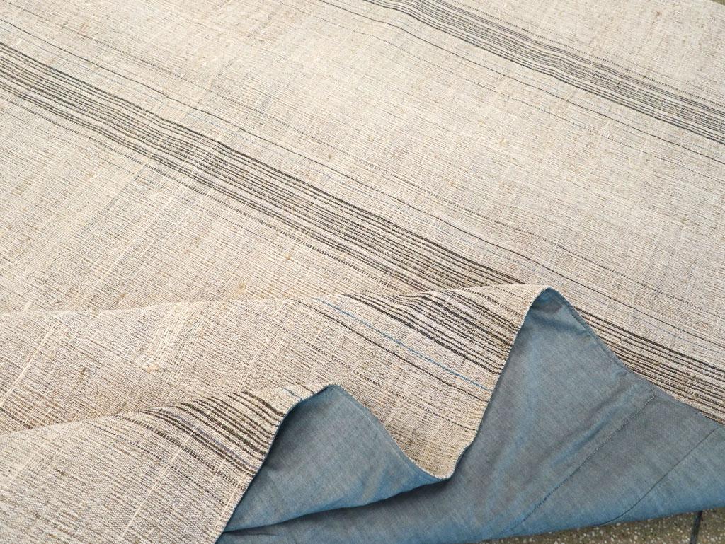Mid-20th Century Handmade Turkish Flatweave Kilim Room Size Carpet For Sale 3