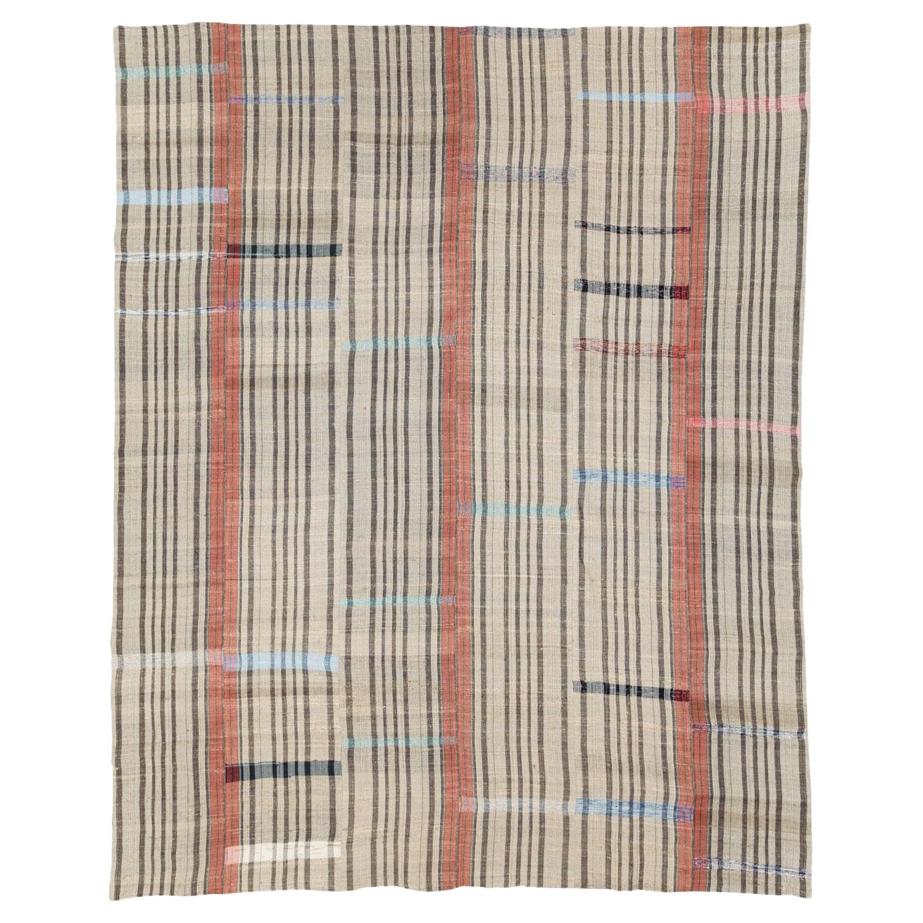 Tappeto Kilim a trama piatta turco della metà del 20° secolo, fatto a mano, per una stanza.
