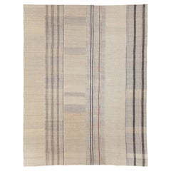 Tappeto Kilim a trama piatta turco della metà del 20° secolo, fatto a mano, per una stanza.