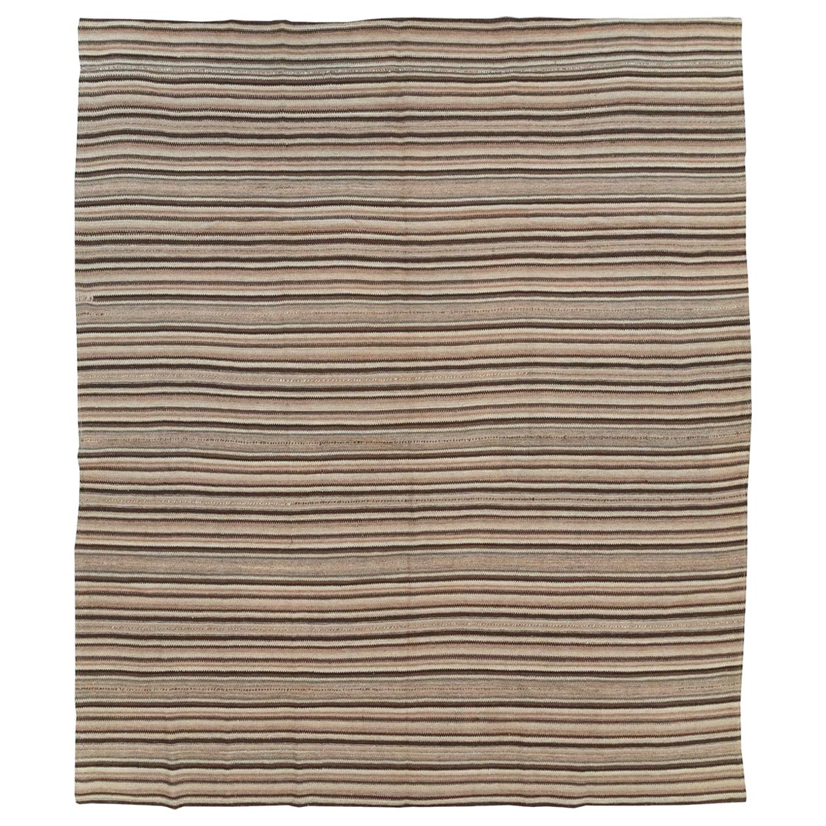 Tappeto Kilim a trama piatta turco della metà del 20° secolo, fatto a mano, per una stanza.