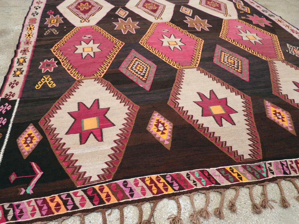 Mid-20th Century Handmade Turkish Flatweave Kilim Room Size Tribal Carpet For Sale 1