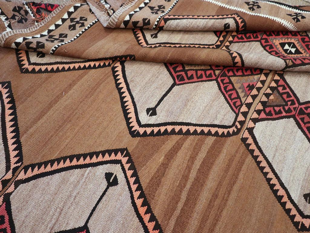 Mid-20th Century Handmade Turkish Flatweave Kilim Room Size Tribal Carpet For Sale 3